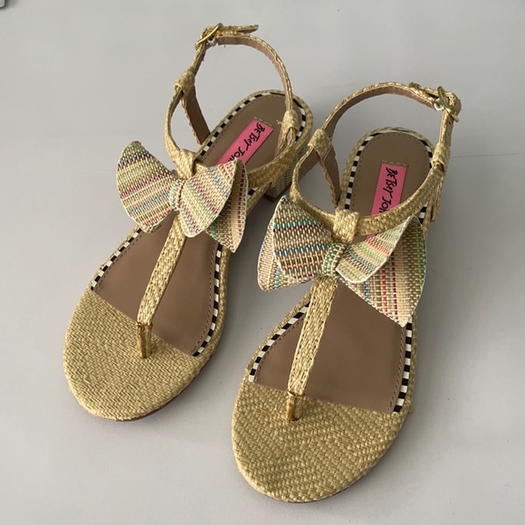 NEW Betsey Johnson Tan Raffia Bow-accent Sandal US 6 - Picture 2 of 7